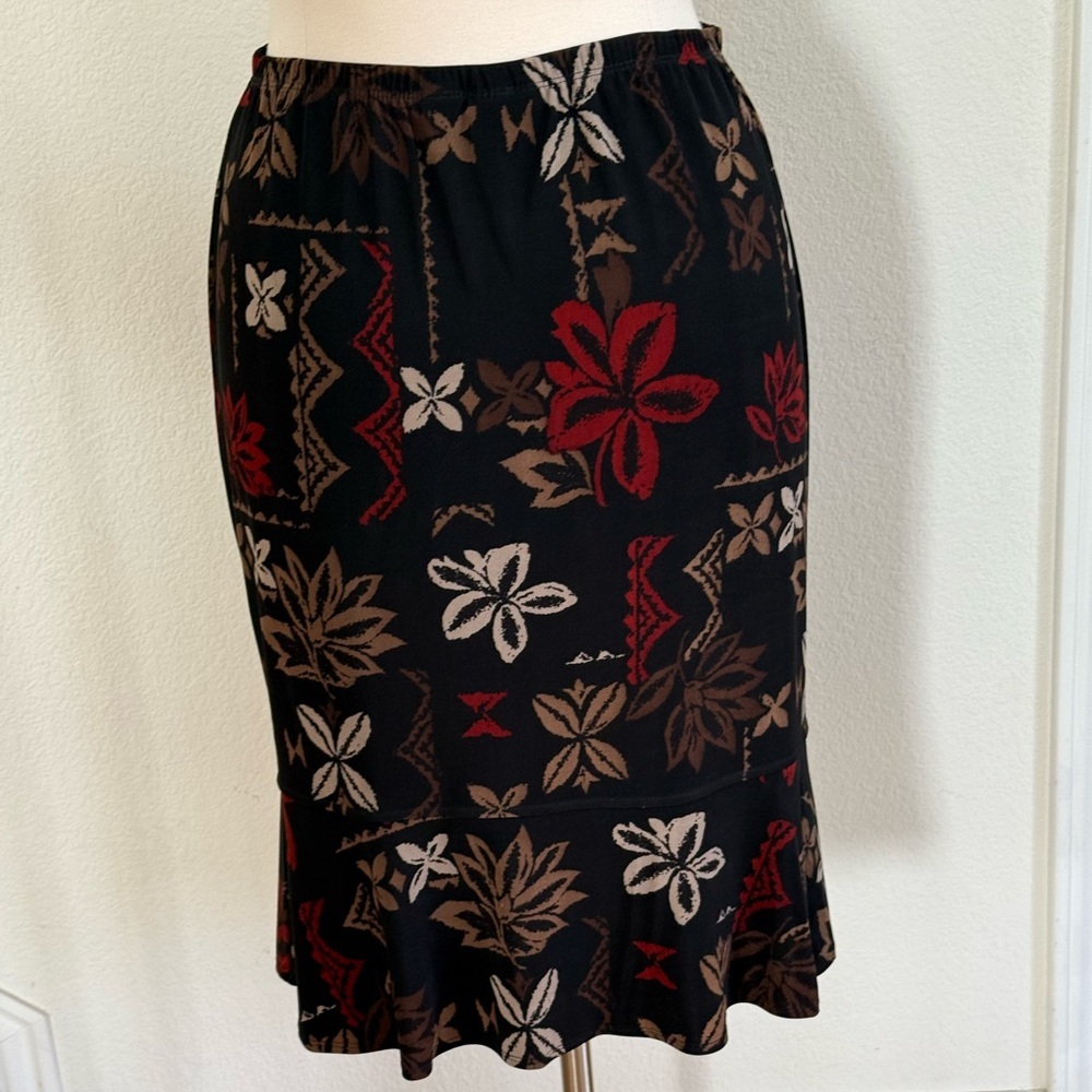 Chico's Traveler Black Floral Pencil Skirt size 16 (size 3 Chico’s size) - Picture 4 of 7